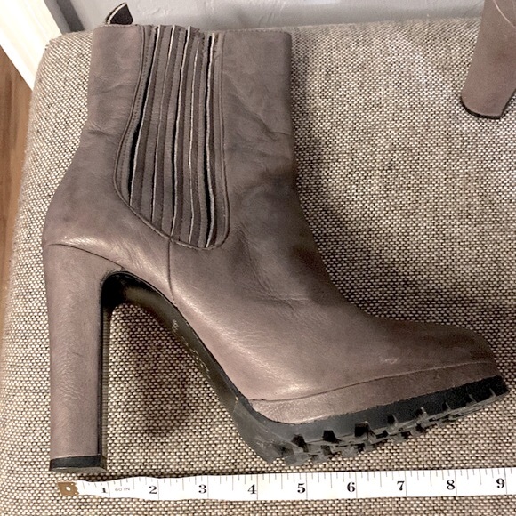 Dolce Vita gray boots, size 7 1/2. - Picture 5 of 10